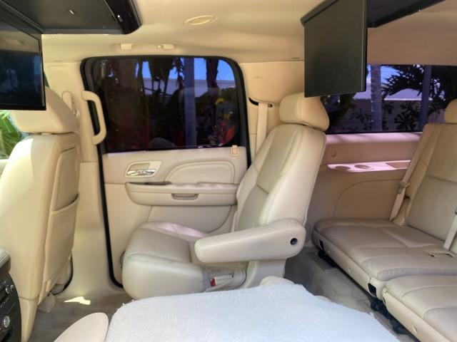 2007 Blue Chip /Cocoa/Very Light Cashmere Cadillac Escalade ESV SUNROOF AWD LOW MILES 47,118 (1GYFK66827R) with an 6.2L Vortec 1000 VVT V8 SFI Engine engine, Automatic transmission, located at 4701 North Dixie Hwy, Pompano Beach, FL, 33064, (954) 422-2889, 26.240938, -80.123474 - OUR WEBPAGE FLORIDACARS1.COM HAS OVER 100 PHOTOS AND FREE CARFAX LINK 2007 Cadillac Escalade ESV 4WD 4 Door Wagon/Sport Utility 6.2L V8 F Gasoline 19 MPG All Wheel Drive Features 20 Inch Plus Wheels 4WD/AWD A/C Seat(s) ABS Brakes Air Conditioning Alloy Wheels AM/FM Stereo Automatic Transmission Blue - Photo#89