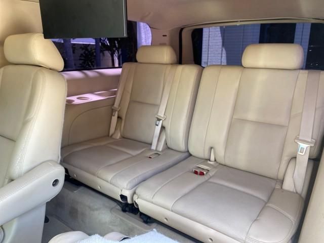 2007 Blue Chip /Cocoa/Very Light Cashmere Cadillac Escalade ESV SUNROOF AWD LOW MILES 47,118 (1GYFK66827R) with an 6.2L Vortec 1000 VVT V8 SFI Engine engine, Automatic transmission, located at 4701 North Dixie Hwy, Pompano Beach, FL, 33064, (954) 422-2889, 26.240938, -80.123474 - OUR WEBPAGE FLORIDACARS1.COM HAS OVER 100 PHOTOS AND FREE CARFAX LINK 2007 Cadillac Escalade ESV 4WD 4 Door Wagon/Sport Utility 6.2L V8 F Gasoline 19 MPG All Wheel Drive Features 20 Inch Plus Wheels 4WD/AWD A/C Seat(s) ABS Brakes Air Conditioning Alloy Wheels AM/FM Stereo Automatic Transmission Blue - Photo#91