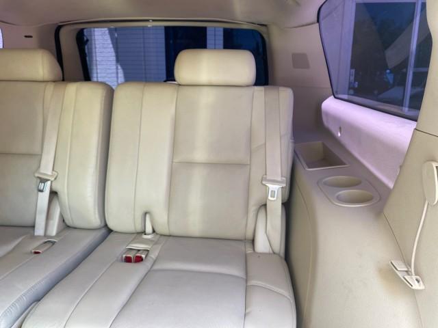 2007 Blue Chip /Cocoa/Very Light Cashmere Cadillac Escalade ESV SUNROOF AWD LOW MILES 47,118 (1GYFK66827R) with an 6.2L Vortec 1000 VVT V8 SFI Engine engine, Automatic transmission, located at 4701 North Dixie Hwy, Pompano Beach, FL, 33064, (954) 422-2889, 26.240938, -80.123474 - OUR WEBPAGE FLORIDACARS1.COM HAS OVER 100 PHOTOS AND FREE CARFAX LINK 2007 Cadillac Escalade ESV 4WD 4 Door Wagon/Sport Utility 6.2L V8 F Gasoline 19 MPG All Wheel Drive Features 20 Inch Plus Wheels 4WD/AWD A/C Seat(s) ABS Brakes Air Conditioning Alloy Wheels AM/FM Stereo Automatic Transmission Blue - Photo#92