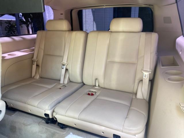 2007 Blue Chip /Cocoa/Very Light Cashmere Cadillac Escalade ESV SUNROOF AWD LOW MILES 47,118 (1GYFK66827R) with an 6.2L Vortec 1000 VVT V8 SFI Engine engine, Automatic transmission, located at 4701 North Dixie Hwy, Pompano Beach, FL, 33064, (954) 422-2889, 26.240938, -80.123474 - OUR WEBPAGE FLORIDACARS1.COM HAS OVER 100 PHOTOS AND FREE CARFAX LINK 2007 Cadillac Escalade ESV 4WD 4 Door Wagon/Sport Utility 6.2L V8 F Gasoline 19 MPG All Wheel Drive Features 20 Inch Plus Wheels 4WD/AWD A/C Seat(s) ABS Brakes Air Conditioning Alloy Wheels AM/FM Stereo Automatic Transmission Blue - Photo#93