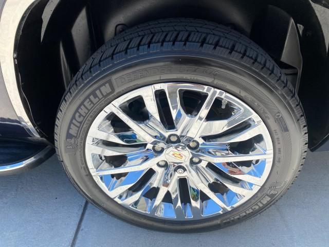 2007 Blue Chip /Cocoa/Very Light Cashmere Cadillac Escalade ESV SUNROOF AWD LOW MILES 47,118 (1GYFK66827R) with an 6.2L Vortec 1000 VVT V8 SFI Engine engine, Automatic transmission, located at 4701 North Dixie Hwy, Pompano Beach, FL, 33064, (954) 422-2889, 26.240938, -80.123474 - OUR WEBPAGE FLORIDACARS1.COM HAS OVER 100 PHOTOS AND FREE CARFAX LINK 2007 Cadillac Escalade ESV 4WD 4 Door Wagon/Sport Utility 6.2L V8 F Gasoline 19 MPG All Wheel Drive Features 20 Inch Plus Wheels 4WD/AWD A/C Seat(s) ABS Brakes Air Conditioning Alloy Wheels AM/FM Stereo Automatic Transmission Blue - Photo#95