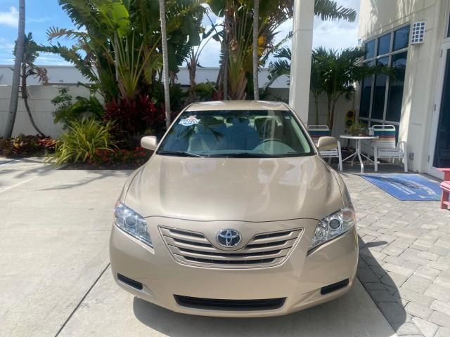 2009 Desert Sand Metallic /Bisque Toyota Camry LE LOW MILES 18,727 1 OWNER (4T1BE46K59U) with an 2.4L DOHC VVT-i 16-Valve 4-Cyl Engine engine, Automatic transmission, located at 4701 North Dixie Hwy, Pompano Beach, FL, 33064, (954) 422-2889, 26.240938, -80.123474 - OUR WEBPAGE FLORIDACARS1.COM HAS OVER 100 PHOTOS AND FREE CARFAX LINK 2009 Toyota Camry LE 1 OWNER Sedan 4 DR 2.4L I4 F DOHC 16V Gasoline 31 MPG Front Wheel Drive Features ABS Brakes Air Conditioning AM/FM Stereo Automatic Transmission Auxiliary Audio Input CD Audio Cruise Control Leather Seats Over - Photo#2