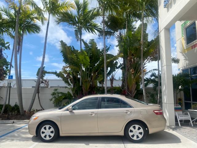 2009 Desert Sand Metallic /Bisque Toyota Camry LE LOW MILES 18,727 1 OWNER (4T1BE46K59U) with an 2.4L DOHC VVT-i 16-Valve 4-Cyl Engine engine, Automatic transmission, located at 4701 North Dixie Hwy, Pompano Beach, FL, 33064, (954) 422-2889, 26.240938, -80.123474 - OUR WEBPAGE FLORIDACARS1.COM HAS OVER 100 PHOTOS AND FREE CARFAX LINK 2009 Toyota Camry LE 1 OWNER Sedan 4 DR 2.4L I4 F DOHC 16V Gasoline 31 MPG Front Wheel Drive Features ABS Brakes Air Conditioning AM/FM Stereo Automatic Transmission Auxiliary Audio Input CD Audio Cruise Control Leather Seats Over - Photo#4