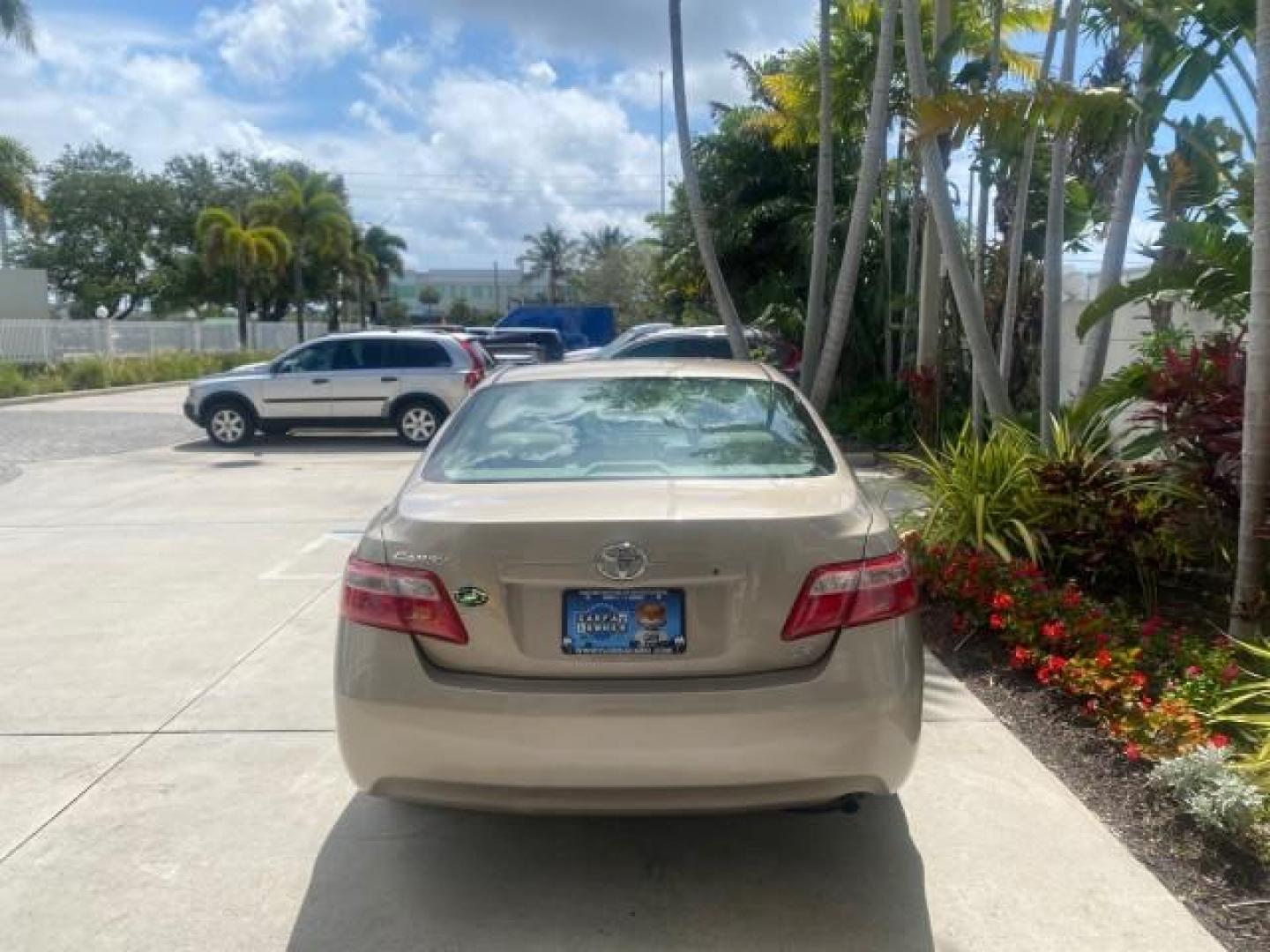 2009 Desert Sand Metallic /Bisque Toyota Camry LE LOW MILES 18,727 1 OWNER (4T1BE46K59U) with an 2.4L DOHC VVT-i 16-Valve 4-Cyl Engine engine, Automatic transmission, located at 4701 North Dixie Hwy, Pompano Beach, FL, 33064, (954) 422-2889, 26.240938, -80.123474 - OUR WEBPAGE FLORIDACARS1.COM HAS OVER 100 PHOTOS AND FREE CARFAX LINK 2009 Toyota Camry LE 1 OWNER Sedan 4 DR 2.4L I4 F DOHC 16V Gasoline 31 MPG Front Wheel Drive Features ABS Brakes Air Conditioning AM/FM Stereo Automatic Transmission Auxiliary Audio Input CD Audio Cruise Control Leather Seats Over - Photo#6