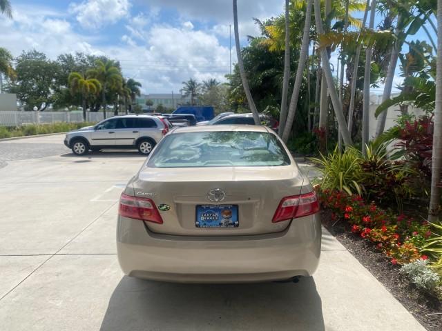 2009 Desert Sand Metallic /Bisque Toyota Camry LE LOW MILES 18,727 1 OWNER (4T1BE46K59U) with an 2.4L DOHC VVT-i 16-Valve 4-Cyl Engine engine, Automatic transmission, located at 4701 North Dixie Hwy, Pompano Beach, FL, 33064, (954) 422-2889, 26.240938, -80.123474 - OUR WEBPAGE FLORIDACARS1.COM HAS OVER 100 PHOTOS AND FREE CARFAX LINK 2009 Toyota Camry LE 1 OWNER Sedan 4 DR 2.4L I4 F DOHC 16V Gasoline 31 MPG Front Wheel Drive Features ABS Brakes Air Conditioning AM/FM Stereo Automatic Transmission Auxiliary Audio Input CD Audio Cruise Control Leather Seats Over - Photo#6