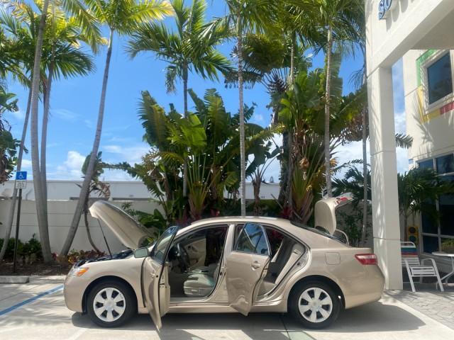 2009 Desert Sand Metallic /Bisque Toyota Camry LE LOW MILES 18,727 1 OWNER (4T1BE46K59U) with an 2.4L DOHC VVT-i 16-Valve 4-Cyl Engine engine, Automatic transmission, located at 4701 North Dixie Hwy, Pompano Beach, FL, 33064, (954) 422-2889, 26.240938, -80.123474 - OUR WEBPAGE FLORIDACARS1.COM HAS OVER 100 PHOTOS AND FREE CARFAX LINK 2009 Toyota Camry LE 1 OWNER Sedan 4 DR 2.4L I4 F DOHC 16V Gasoline 31 MPG Front Wheel Drive Features ABS Brakes Air Conditioning AM/FM Stereo Automatic Transmission Auxiliary Audio Input CD Audio Cruise Control Leather Seats Over - Photo#8