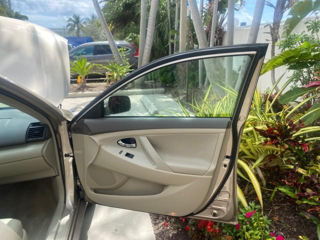2009 Desert Sand Metallic /Bisque Toyota Camry LE LOW MILES 18,727 1 OWNER (4T1BE46K59U) with an 2.4L DOHC VVT-i 16-Valve 4-Cyl Engine engine, Automatic transmission, located at 4701 North Dixie Hwy, Pompano Beach, FL, 33064, (954) 422-2889, 26.240938, -80.123474 - OUR WEBPAGE FLORIDACARS1.COM HAS OVER 100 PHOTOS AND FREE CARFAX LINK 2009 Toyota Camry LE 1 OWNER Sedan 4 DR 2.4L I4 F DOHC 16V Gasoline 31 MPG Front Wheel Drive Features ABS Brakes Air Conditioning AM/FM Stereo Automatic Transmission Auxiliary Audio Input CD Audio Cruise Control Leather Seats Over - Photo#11