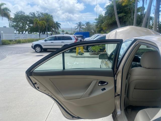 2009 Desert Sand Metallic /Bisque Toyota Camry LE LOW MILES 18,727 1 OWNER (4T1BE46K59U) with an 2.4L DOHC VVT-i 16-Valve 4-Cyl Engine engine, Automatic transmission, located at 4701 North Dixie Hwy, Pompano Beach, FL, 33064, (954) 422-2889, 26.240938, -80.123474 - OUR WEBPAGE FLORIDACARS1.COM HAS OVER 100 PHOTOS AND FREE CARFAX LINK 2009 Toyota Camry LE 1 OWNER Sedan 4 DR 2.4L I4 F DOHC 16V Gasoline 31 MPG Front Wheel Drive Features ABS Brakes Air Conditioning AM/FM Stereo Automatic Transmission Auxiliary Audio Input CD Audio Cruise Control Leather Seats Over - Photo#13