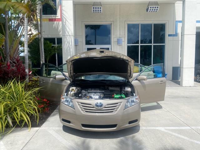 2009 Desert Sand Metallic /Bisque Toyota Camry LE LOW MILES 18,727 1 OWNER (4T1BE46K59U) with an 2.4L DOHC VVT-i 16-Valve 4-Cyl Engine engine, Automatic transmission, located at 4701 North Dixie Hwy, Pompano Beach, FL, 33064, (954) 422-2889, 26.240938, -80.123474 - OUR WEBPAGE FLORIDACARS1.COM HAS OVER 100 PHOTOS AND FREE CARFAX LINK 2009 Toyota Camry LE 1 OWNER Sedan 4 DR 2.4L I4 F DOHC 16V Gasoline 31 MPG Front Wheel Drive Features ABS Brakes Air Conditioning AM/FM Stereo Automatic Transmission Auxiliary Audio Input CD Audio Cruise Control Leather Seats Over - Photo#16
