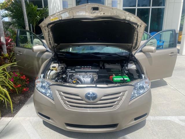 2009 Desert Sand Metallic /Bisque Toyota Camry LE LOW MILES 18,727 1 OWNER (4T1BE46K59U) with an 2.4L DOHC VVT-i 16-Valve 4-Cyl Engine engine, Automatic transmission, located at 4701 North Dixie Hwy, Pompano Beach, FL, 33064, (954) 422-2889, 26.240938, -80.123474 - OUR WEBPAGE FLORIDACARS1.COM HAS OVER 100 PHOTOS AND FREE CARFAX LINK 2009 Toyota Camry LE 1 OWNER Sedan 4 DR 2.4L I4 F DOHC 16V Gasoline 31 MPG Front Wheel Drive Features ABS Brakes Air Conditioning AM/FM Stereo Automatic Transmission Auxiliary Audio Input CD Audio Cruise Control Leather Seats Over - Photo#17