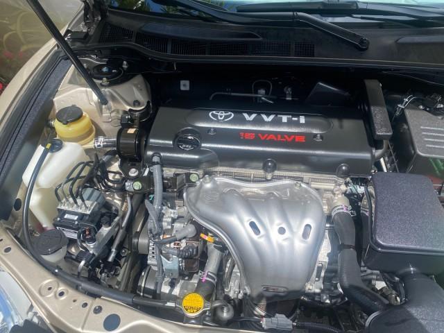 2009 Desert Sand Metallic /Bisque Toyota Camry LE LOW MILES 18,727 1 OWNER (4T1BE46K59U) with an 2.4L DOHC VVT-i 16-Valve 4-Cyl Engine engine, Automatic transmission, located at 4701 North Dixie Hwy, Pompano Beach, FL, 33064, (954) 422-2889, 26.240938, -80.123474 - OUR WEBPAGE FLORIDACARS1.COM HAS OVER 100 PHOTOS AND FREE CARFAX LINK 2009 Toyota Camry LE 1 OWNER Sedan 4 DR 2.4L I4 F DOHC 16V Gasoline 31 MPG Front Wheel Drive Features ABS Brakes Air Conditioning AM/FM Stereo Automatic Transmission Auxiliary Audio Input CD Audio Cruise Control Leather Seats Over - Photo#24