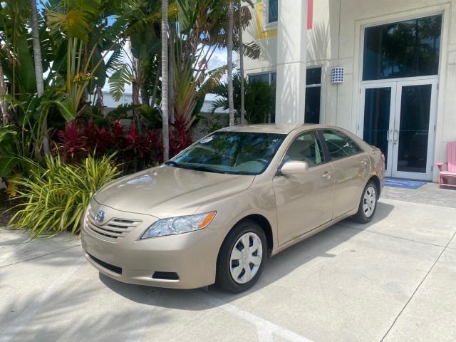 2009 Desert Sand Metallic /Bisque Toyota Camry LE LOW MILES 18,727 1 OWNER (4T1BE46K59U) with an 2.4L DOHC VVT-i 16-Valve 4-Cyl Engine engine, Automatic transmission, located at 4701 North Dixie Hwy, Pompano Beach, FL, 33064, (954) 422-2889, 26.240938, -80.123474 - OUR WEBPAGE FLORIDACARS1.COM HAS OVER 100 PHOTOS AND FREE CARFAX LINK 2009 Toyota Camry LE 1 OWNER Sedan 4 DR 2.4L I4 F DOHC 16V Gasoline 31 MPG Front Wheel Drive Features ABS Brakes Air Conditioning AM/FM Stereo Automatic Transmission Auxiliary Audio Input CD Audio Cruise Control Leather Seats Over - Photo#28