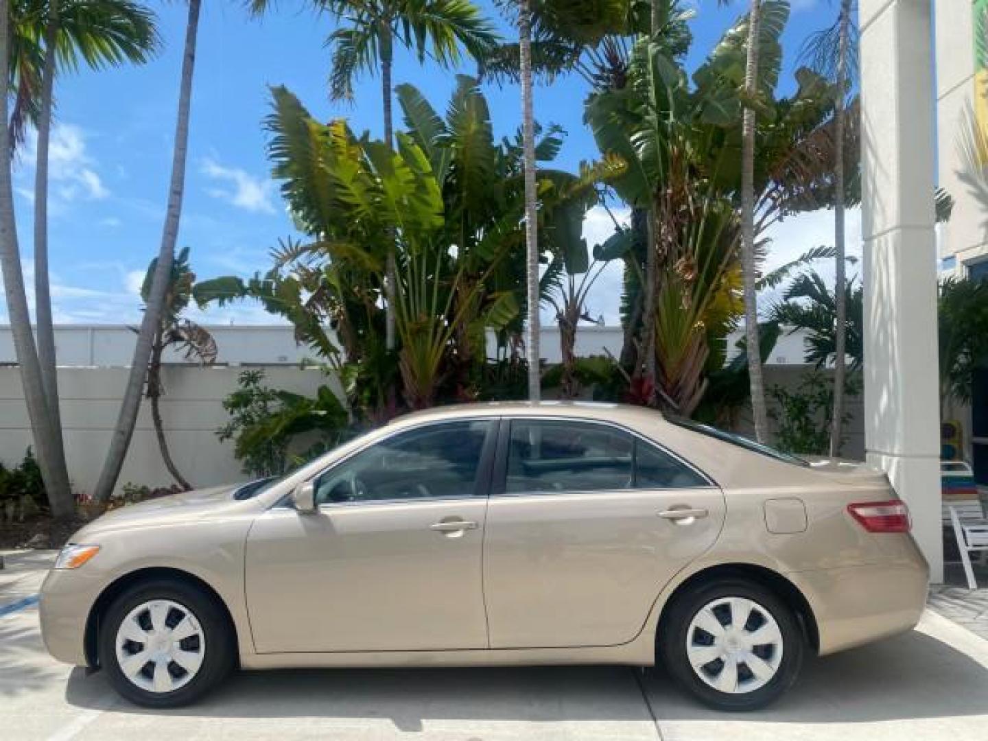 2009 Desert Sand Metallic /Bisque Toyota Camry LE LOW MILES 18,727 1 OWNER (4T1BE46K59U) with an 2.4L DOHC VVT-i 16-Valve 4-Cyl Engine engine, Automatic transmission, located at 4701 North Dixie Hwy, Pompano Beach, FL, 33064, (954) 422-2889, 26.240938, -80.123474 - OUR WEBPAGE FLORIDACARS1.COM HAS OVER 100 PHOTOS AND FREE CARFAX LINK 2009 Toyota Camry LE 1 OWNER Sedan 4 DR 2.4L I4 F DOHC 16V Gasoline 31 MPG Front Wheel Drive Features ABS Brakes Air Conditioning AM/FM Stereo Automatic Transmission Auxiliary Audio Input CD Audio Cruise Control Leather Seats Over - Photo#31