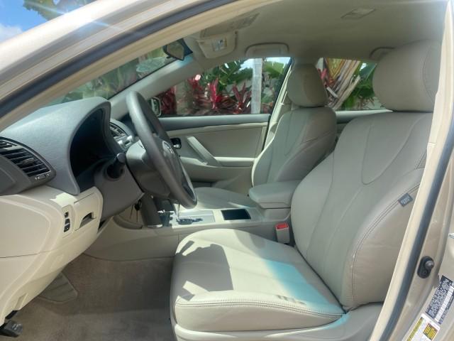 2009 Desert Sand Metallic /Bisque Toyota Camry LE LOW MILES 18,727 1 OWNER (4T1BE46K59U) with an 2.4L DOHC VVT-i 16-Valve 4-Cyl Engine engine, Automatic transmission, located at 4701 North Dixie Hwy, Pompano Beach, FL, 33064, (954) 422-2889, 26.240938, -80.123474 - OUR WEBPAGE FLORIDACARS1.COM HAS OVER 100 PHOTOS AND FREE CARFAX LINK 2009 Toyota Camry LE 1 OWNER Sedan 4 DR 2.4L I4 F DOHC 16V Gasoline 31 MPG Front Wheel Drive Features ABS Brakes Air Conditioning AM/FM Stereo Automatic Transmission Auxiliary Audio Input CD Audio Cruise Control Leather Seats Over - Photo#43