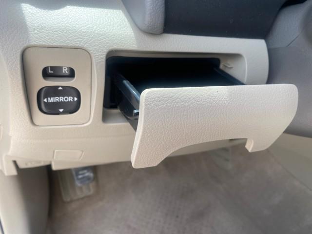 2009 Desert Sand Metallic /Bisque Toyota Camry LE LOW MILES 18,727 1 OWNER (4T1BE46K59U) with an 2.4L DOHC VVT-i 16-Valve 4-Cyl Engine engine, Automatic transmission, located at 4701 North Dixie Hwy, Pompano Beach, FL, 33064, (954) 422-2889, 26.240938, -80.123474 - OUR WEBPAGE FLORIDACARS1.COM HAS OVER 100 PHOTOS AND FREE CARFAX LINK 2009 Toyota Camry LE 1 OWNER Sedan 4 DR 2.4L I4 F DOHC 16V Gasoline 31 MPG Front Wheel Drive Features ABS Brakes Air Conditioning AM/FM Stereo Automatic Transmission Auxiliary Audio Input CD Audio Cruise Control Leather Seats Over - Photo#54