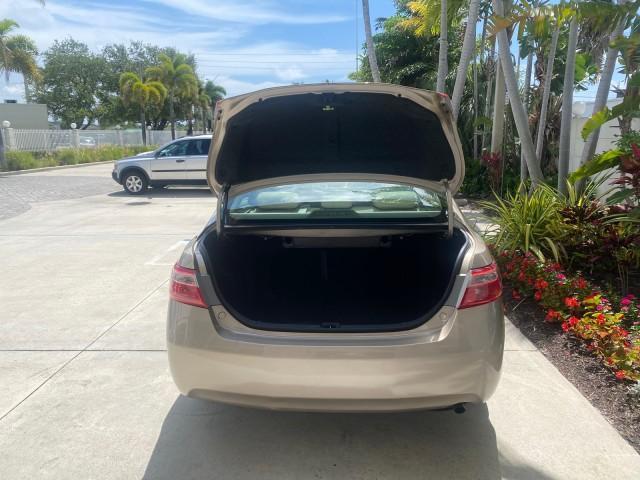 2009 Desert Sand Metallic /Bisque Toyota Camry LE LOW MILES 18,727 1 OWNER (4T1BE46K59U) with an 2.4L DOHC VVT-i 16-Valve 4-Cyl Engine engine, Automatic transmission, located at 4701 North Dixie Hwy, Pompano Beach, FL, 33064, (954) 422-2889, 26.240938, -80.123474 - OUR WEBPAGE FLORIDACARS1.COM HAS OVER 100 PHOTOS AND FREE CARFAX LINK 2009 Toyota Camry LE 1 OWNER Sedan 4 DR 2.4L I4 F DOHC 16V Gasoline 31 MPG Front Wheel Drive Features ABS Brakes Air Conditioning AM/FM Stereo Automatic Transmission Auxiliary Audio Input CD Audio Cruise Control Leather Seats Over - Photo#91