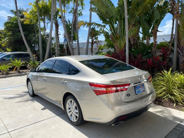 2013 Champagne Mica /Light Gray Toyota Avalon XLE Premium LOW MILES 56,196 (4T1BK1EB6DU) with an 3.5L DOHC EFI 24-Valve V6 Engine engine, Automatic transmission, located at 4701 North Dixie Hwy, Pompano Beach, FL, 33064, (954) 422-2889, 26.240938, -80.123474 - OUR WEBPAGE FLORIDACARS1.COM HAS OVER 100 PHOTOS AND FREE CARFAX LINK 2013 Toyota Avalon XLE Sedan 4 DR 3.5L V6 F DOHC 24V Gasoline 31 MPG Front Wheel Drive Features ABS Brakes Air Conditioning Alloy Wheels AM/FM Stereo Automatic Transmission Auxiliary Audio Input Bluetooth Technology CD Audio Cruis - Photo#5