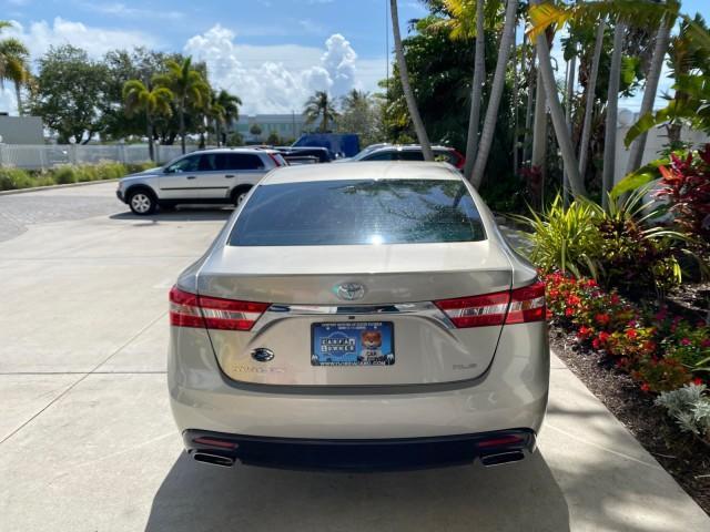 2013 Champagne Mica /Light Gray Toyota Avalon XLE Premium LOW MILES 56,196 (4T1BK1EB6DU) with an 3.5L DOHC EFI 24-Valve V6 Engine engine, Automatic transmission, located at 4701 North Dixie Hwy, Pompano Beach, FL, 33064, (954) 422-2889, 26.240938, -80.123474 - OUR WEBPAGE FLORIDACARS1.COM HAS OVER 100 PHOTOS AND FREE CARFAX LINK 2013 Toyota Avalon XLE Sedan 4 DR 3.5L V6 F DOHC 24V Gasoline 31 MPG Front Wheel Drive Features ABS Brakes Air Conditioning Alloy Wheels AM/FM Stereo Automatic Transmission Auxiliary Audio Input Bluetooth Technology CD Audio Cruis - Photo#6