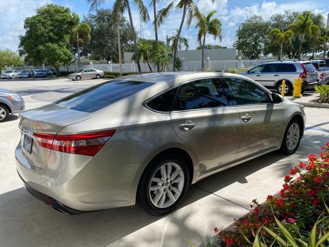 2013 Champagne Mica /Light Gray Toyota Avalon XLE Premium LOW MILES 56,196 (4T1BK1EB6DU) with an 3.5L DOHC EFI 24-Valve V6 Engine engine, Automatic transmission, located at 4701 North Dixie Hwy, Pompano Beach, FL, 33064, (954) 422-2889, 26.240938, -80.123474 - OUR WEBPAGE FLORIDACARS1.COM HAS OVER 100 PHOTOS AND FREE CARFAX LINK 2013 Toyota Avalon XLE Sedan 4 DR 3.5L V6 F DOHC 24V Gasoline 31 MPG Front Wheel Drive Features ABS Brakes Air Conditioning Alloy Wheels AM/FM Stereo Automatic Transmission Auxiliary Audio Input Bluetooth Technology CD Audio Cruis - Photo#7