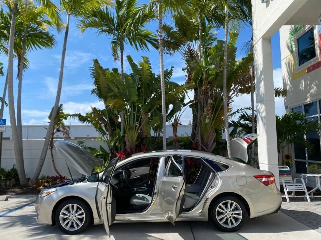 2013 Champagne Mica /Light Gray Toyota Avalon XLE Premium LOW MILES 56,196 (4T1BK1EB6DU) with an 3.5L DOHC EFI 24-Valve V6 Engine engine, Automatic transmission, located at 4701 North Dixie Hwy, Pompano Beach, FL, 33064, (954) 422-2889, 26.240938, -80.123474 - OUR WEBPAGE FLORIDACARS1.COM HAS OVER 100 PHOTOS AND FREE CARFAX LINK 2013 Toyota Avalon XLE Sedan 4 DR 3.5L V6 F DOHC 24V Gasoline 31 MPG Front Wheel Drive Features ABS Brakes Air Conditioning Alloy Wheels AM/FM Stereo Automatic Transmission Auxiliary Audio Input Bluetooth Technology CD Audio Cruis - Photo#8