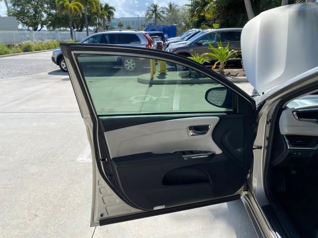 2013 Champagne Mica /Light Gray Toyota Avalon XLE Premium LOW MILES 56,196 (4T1BK1EB6DU) with an 3.5L DOHC EFI 24-Valve V6 Engine engine, Automatic transmission, located at 4701 North Dixie Hwy, Pompano Beach, FL, 33064, (954) 422-2889, 26.240938, -80.123474 - OUR WEBPAGE FLORIDACARS1.COM HAS OVER 100 PHOTOS AND FREE CARFAX LINK 2013 Toyota Avalon XLE Sedan 4 DR 3.5L V6 F DOHC 24V Gasoline 31 MPG Front Wheel Drive Features ABS Brakes Air Conditioning Alloy Wheels AM/FM Stereo Automatic Transmission Auxiliary Audio Input Bluetooth Technology CD Audio Cruis - Photo#9