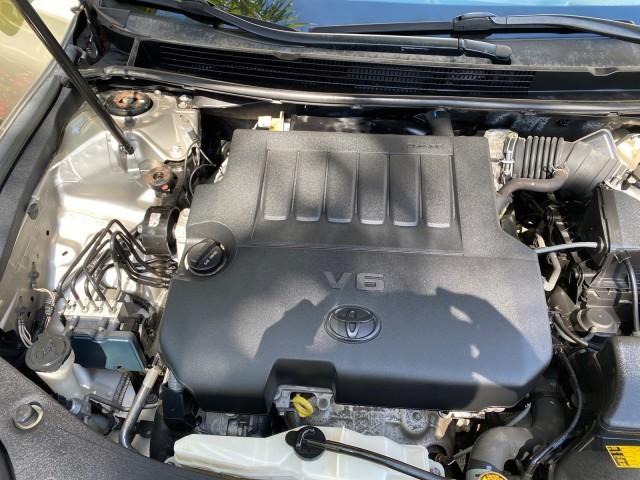 2013 Champagne Mica /Light Gray Toyota Avalon XLE Premium LOW MILES 56,196 (4T1BK1EB6DU) with an 3.5L DOHC EFI 24-Valve V6 Engine engine, Automatic transmission, located at 4701 North Dixie Hwy, Pompano Beach, FL, 33064, (954) 422-2889, 26.240938, -80.123474 - OUR WEBPAGE FLORIDACARS1.COM HAS OVER 100 PHOTOS AND FREE CARFAX LINK 2013 Toyota Avalon XLE Sedan 4 DR 3.5L V6 F DOHC 24V Gasoline 31 MPG Front Wheel Drive Features ABS Brakes Air Conditioning Alloy Wheels AM/FM Stereo Automatic Transmission Auxiliary Audio Input Bluetooth Technology CD Audio Cruis - Photo#24