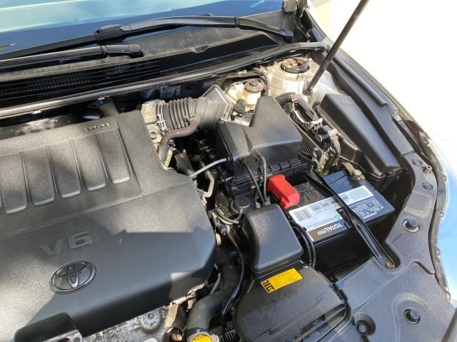 2013 Champagne Mica /Light Gray Toyota Avalon XLE Premium LOW MILES 56,196 (4T1BK1EB6DU) with an 3.5L DOHC EFI 24-Valve V6 Engine engine, Automatic transmission, located at 4701 North Dixie Hwy, Pompano Beach, FL, 33064, (954) 422-2889, 26.240938, -80.123474 - OUR WEBPAGE FLORIDACARS1.COM HAS OVER 100 PHOTOS AND FREE CARFAX LINK 2013 Toyota Avalon XLE Sedan 4 DR 3.5L V6 F DOHC 24V Gasoline 31 MPG Front Wheel Drive Features ABS Brakes Air Conditioning Alloy Wheels AM/FM Stereo Automatic Transmission Auxiliary Audio Input Bluetooth Technology CD Audio Cruis - Photo#25