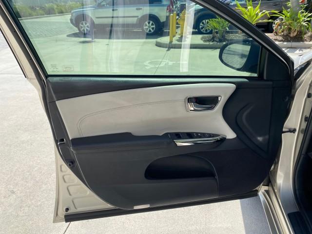 2013 Champagne Mica /Light Gray Toyota Avalon XLE Premium LOW MILES 56,196 (4T1BK1EB6DU) with an 3.5L DOHC EFI 24-Valve V6 Engine engine, Automatic transmission, located at 4701 North Dixie Hwy, Pompano Beach, FL, 33064, (954) 422-2889, 26.240938, -80.123474 - OUR WEBPAGE FLORIDACARS1.COM HAS OVER 100 PHOTOS AND FREE CARFAX LINK 2013 Toyota Avalon XLE Sedan 4 DR 3.5L V6 F DOHC 24V Gasoline 31 MPG Front Wheel Drive Features ABS Brakes Air Conditioning Alloy Wheels AM/FM Stereo Automatic Transmission Auxiliary Audio Input Bluetooth Technology CD Audio Cruis - Photo#41