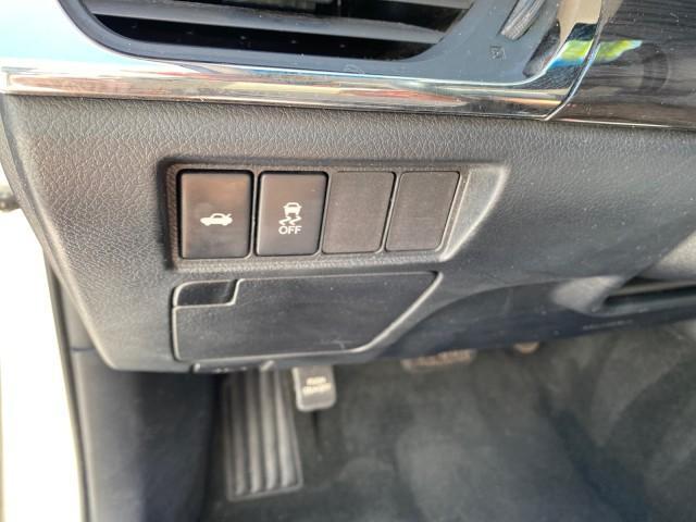 2013 Champagne Mica /Light Gray Toyota Avalon XLE Premium LOW MILES 56,196 (4T1BK1EB6DU) with an 3.5L DOHC EFI 24-Valve V6 Engine engine, Automatic transmission, located at 4701 North Dixie Hwy, Pompano Beach, FL, 33064, (954) 422-2889, 26.240938, -80.123474 - OUR WEBPAGE FLORIDACARS1.COM HAS OVER 100 PHOTOS AND FREE CARFAX LINK 2013 Toyota Avalon XLE Sedan 4 DR 3.5L V6 F DOHC 24V Gasoline 31 MPG Front Wheel Drive Features ABS Brakes Air Conditioning Alloy Wheels AM/FM Stereo Automatic Transmission Auxiliary Audio Input Bluetooth Technology CD Audio Cruis - Photo#53