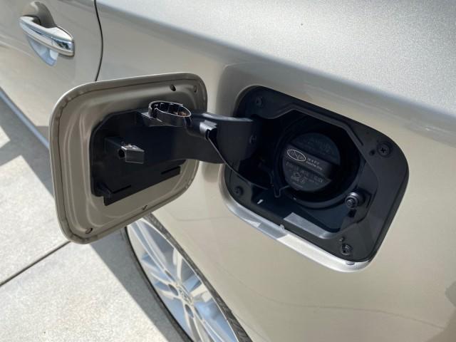2013 Champagne Mica /Light Gray Toyota Avalon XLE Premium LOW MILES 56,196 (4T1BK1EB6DU) with an 3.5L DOHC EFI 24-Valve V6 Engine engine, Automatic transmission, located at 4701 North Dixie Hwy, Pompano Beach, FL, 33064, (954) 422-2889, 26.240938, -80.123474 - OUR WEBPAGE FLORIDACARS1.COM HAS OVER 100 PHOTOS AND FREE CARFAX LINK 2013 Toyota Avalon XLE Sedan 4 DR 3.5L V6 F DOHC 24V Gasoline 31 MPG Front Wheel Drive Features ABS Brakes Air Conditioning Alloy Wheels AM/FM Stereo Automatic Transmission Auxiliary Audio Input Bluetooth Technology CD Audio Cruis - Photo#90