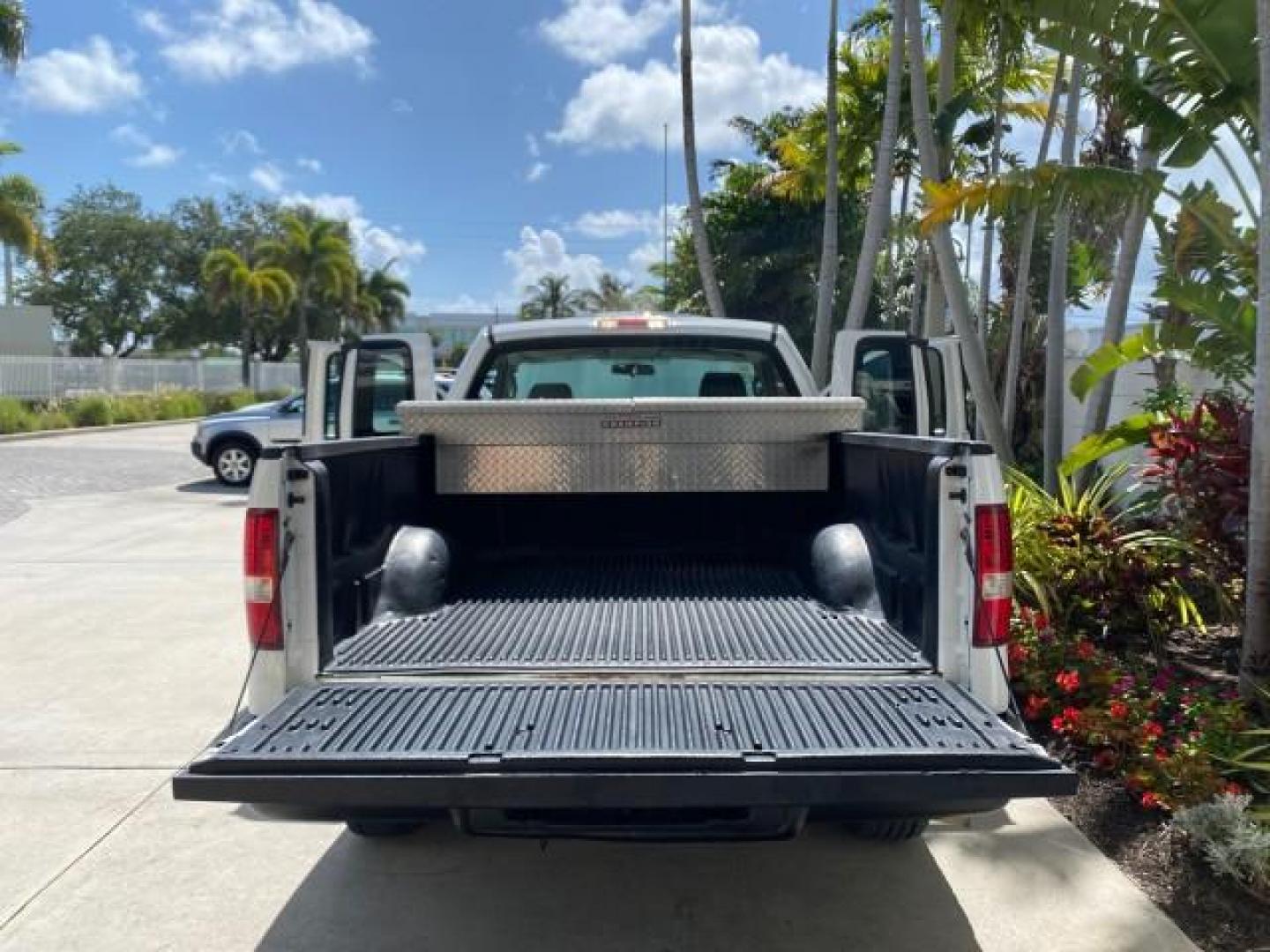 2005 Oxford White /Flint Ford F-150 PU STX LOW MILES 18,931 (1FTRF12215N) with an 4.2L EFI V6 Engine engine, Automatic transmission, located at 4701 North Dixie Hwy, Pompano Beach, FL, 33064, (954) 422-2889, 26.240938, -80.123474 - OUR WEBPAGE FLORIDACARS1.COM HAS OVER 100 PHOTOS AND FREE CARFAX LINK 2005 Ford F-150 STX Pickup 4.2L V6 F OHV Gasoline 20 MPG Rear Wheel Drive Features ABS Brakes Air Conditioning AM/FM Stereo Automatic Transmission Overhead Airbags Side Airbags Traction Control Vinyl Seats 2005 Ford F-150 STX Regu- Photo#15