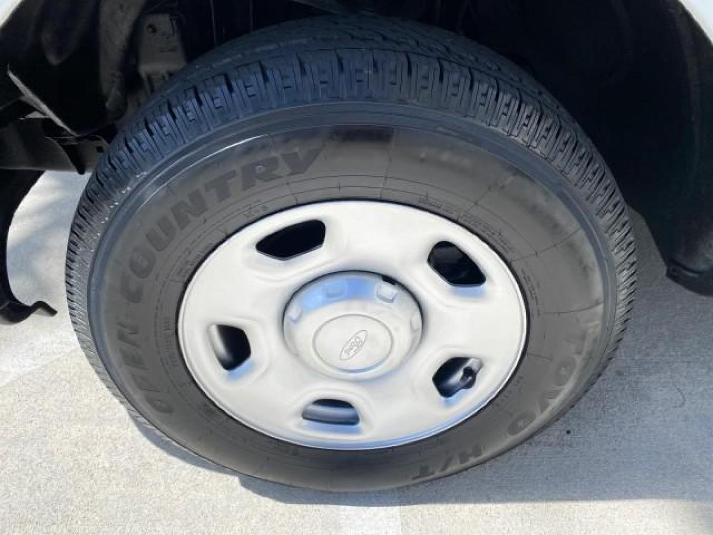 2005 Oxford White /Flint Ford F-150 PU STX LOW MILES 18,931 (1FTRF12215N) with an 4.2L EFI V6 Engine engine, Automatic transmission, located at 4701 North Dixie Hwy, Pompano Beach, FL, 33064, (954) 422-2889, 26.240938, -80.123474 - OUR WEBPAGE FLORIDACARS1.COM HAS OVER 100 PHOTOS AND FREE CARFAX LINK 2005 Ford F-150 STX Pickup 4.2L V6 F OHV Gasoline 20 MPG Rear Wheel Drive Features ABS Brakes Air Conditioning AM/FM Stereo Automatic Transmission Overhead Airbags Side Airbags Traction Control Vinyl Seats 2005 Ford F-150 STX Regu- Photo#19
