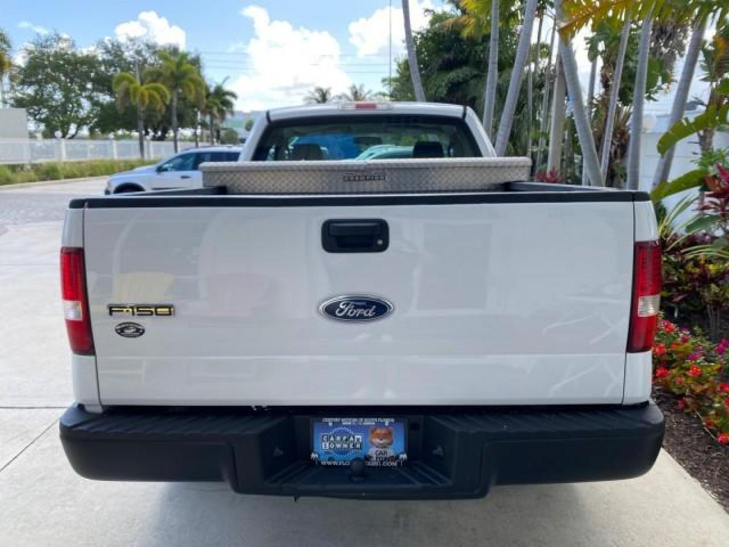 2005 Oxford White /Flint Ford F-150 PU STX LOW MILES 18,931 (1FTRF12215N) with an 4.2L EFI V6 Engine engine, Automatic transmission, located at 4701 North Dixie Hwy, Pompano Beach, FL, 33064, (954) 422-2889, 26.240938, -80.123474 - OUR WEBPAGE FLORIDACARS1.COM HAS OVER 100 PHOTOS AND FREE CARFAX LINK 2005 Ford F-150 STX Pickup 4.2L V6 F OHV Gasoline 20 MPG Rear Wheel Drive Features ABS Brakes Air Conditioning AM/FM Stereo Automatic Transmission Overhead Airbags Side Airbags Traction Control Vinyl Seats 2005 Ford F-150 STX Regu- Photo#35