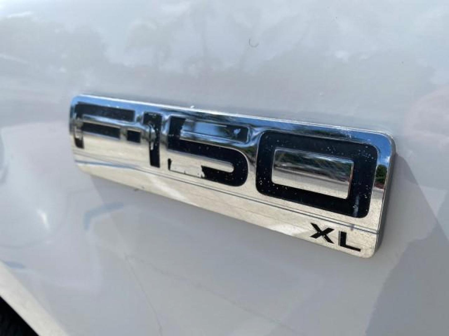 2005 Oxford White /Flint Ford F-150 PU STX LOW MILES 18,931 (1FTRF12215N) with an 4.2L EFI V6 Engine engine, Automatic transmission, located at 4701 North Dixie Hwy, Pompano Beach, FL, 33064, (954) 422-2889, 26.240938, -80.123474 - OUR WEBPAGE FLORIDACARS1.COM HAS OVER 100 PHOTOS AND FREE CARFAX LINK 2005 Ford F-150 STX Pickup 4.2L V6 F OHV Gasoline 20 MPG Rear Wheel Drive Features ABS Brakes Air Conditioning AM/FM Stereo Automatic Transmission Overhead Airbags Side Airbags Traction Control Vinyl Seats 2005 Ford F-150 STX Regu- Photo#40