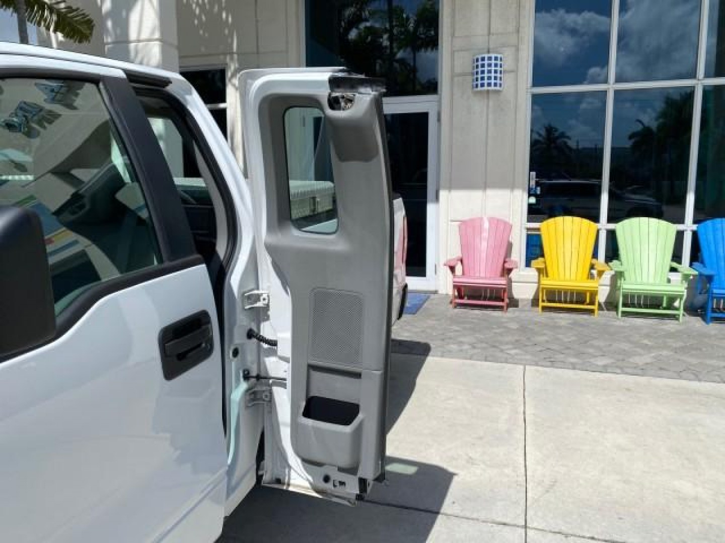 2005 Oxford White /Flint Ford F-150 PU STX LOW MILES 18,931 (1FTRF12215N) with an 4.2L EFI V6 Engine engine, Automatic transmission, located at 4701 North Dixie Hwy, Pompano Beach, FL, 33064, (954) 422-2889, 26.240938, -80.123474 - OUR WEBPAGE FLORIDACARS1.COM HAS OVER 100 PHOTOS AND FREE CARFAX LINK 2005 Ford F-150 STX Pickup 4.2L V6 F OHV Gasoline 20 MPG Rear Wheel Drive Features ABS Brakes Air Conditioning AM/FM Stereo Automatic Transmission Overhead Airbags Side Airbags Traction Control Vinyl Seats 2005 Ford F-150 STX Regu- Photo#69