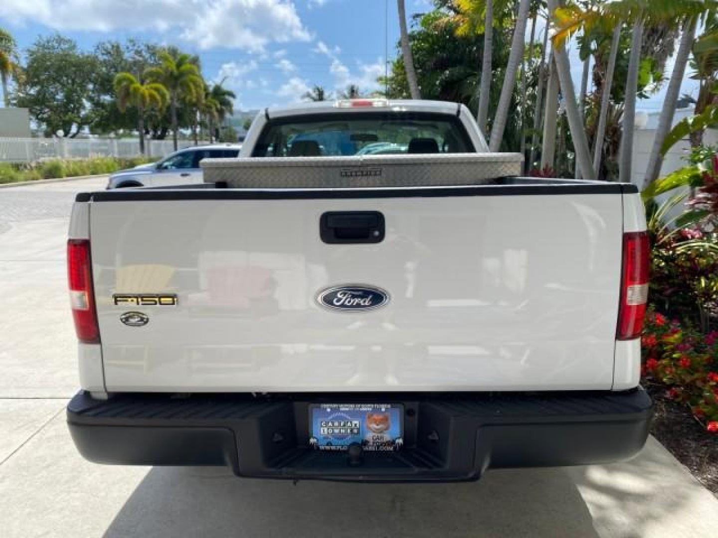 2005 Oxford White /Flint Ford F-150 PU STX LOW MILES 18,931 (1FTRF12215N) with an 4.2L EFI V6 Engine engine, Automatic transmission, located at 4701 North Dixie Hwy, Pompano Beach, FL, 33064, (954) 422-2889, 26.240938, -80.123474 - OUR WEBPAGE FLORIDACARS1.COM HAS OVER 100 PHOTOS AND FREE CARFAX LINK 2005 Ford F-150 STX Pickup 4.2L V6 F OHV Gasoline 20 MPG Rear Wheel Drive Features ABS Brakes Air Conditioning AM/FM Stereo Automatic Transmission Overhead Airbags Side Airbags Traction Control Vinyl Seats 2005 Ford F-150 STX Regu- Photo#84