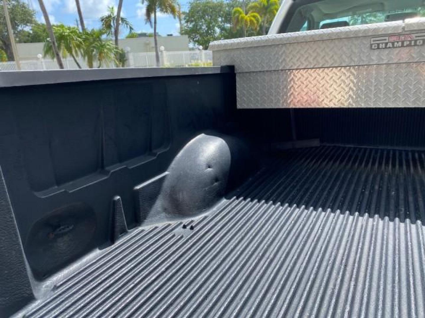 2005 Oxford White /Flint Ford F-150 PU STX LOW MILES 18,931 (1FTRF12215N) with an 4.2L EFI V6 Engine engine, Automatic transmission, located at 4701 North Dixie Hwy, Pompano Beach, FL, 33064, (954) 422-2889, 26.240938, -80.123474 - OUR WEBPAGE FLORIDACARS1.COM HAS OVER 100 PHOTOS AND FREE CARFAX LINK 2005 Ford F-150 STX Pickup 4.2L V6 F OHV Gasoline 20 MPG Rear Wheel Drive Features ABS Brakes Air Conditioning AM/FM Stereo Automatic Transmission Overhead Airbags Side Airbags Traction Control Vinyl Seats 2005 Ford F-150 STX Regu- Photo#99