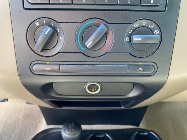 2008 Pueblo Gold Metallic /Tan Ford F-150 4WD Lariat 1 OWNER LOW MILES 83,919 (1FTPX14V58F) with an 5.4L 24-Valve EFI FFV V8 Engine engine, Automatic transmission, located at 4701 North Dixie Hwy, Pompano Beach, FL, 33064, (954) 422-2889, 26.240938, -80.123474 - OUR WEBPAGE FLORIDACARS1.COM HAS OVER 100 PHOTOS AND FREE CARFAX LINK 2008 Ford F-150 Lariat 1 OWNER 4 Door Extended Cab Pickup 5.4L V8 F SOHC Flex Fuel 17 MPG Rear Wheel Drive w/ 4X4 Features 4WD/AWD ABS Brakes Air Conditioning Alloy Wheels AM/FM Stereo Automatic Transmission Auxiliary Audio Input - Photo#61