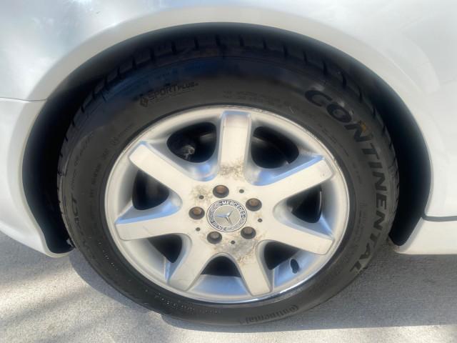 2002 Alabaster White /Charcoal/Beige Mercedes-Benz SLK-Class 2.3L SLK CONV LOW MILES 48,941 (WDBKK49F32F) with an 2.3L Supercharged And Intercooled DOHC SMPI 16-Valve In-Line 4-Cyl Engine engine, Automatic transmission, located at 4701 North Dixie Hwy, Pompano Beach, FL, 33064, (954) 422-2889, 26.240938, -80.123474 - OUR WEBPAGE FLORIDACARS1.COM HAS OVER 100 PHOTOS AND FREE CARFAX LINK 2002 Mercedes-Benz SLK 230 Kompressor Convertible 2.3L I4 F DOHC 16V Gasoline 30 MPG Rear Wheel Drive Features ABS Brakes Air Conditioning Alloy Wheels AM/FM Stereo Automatic Transmission BOSE Sound System Cassette Player Cruise C - Photo#19