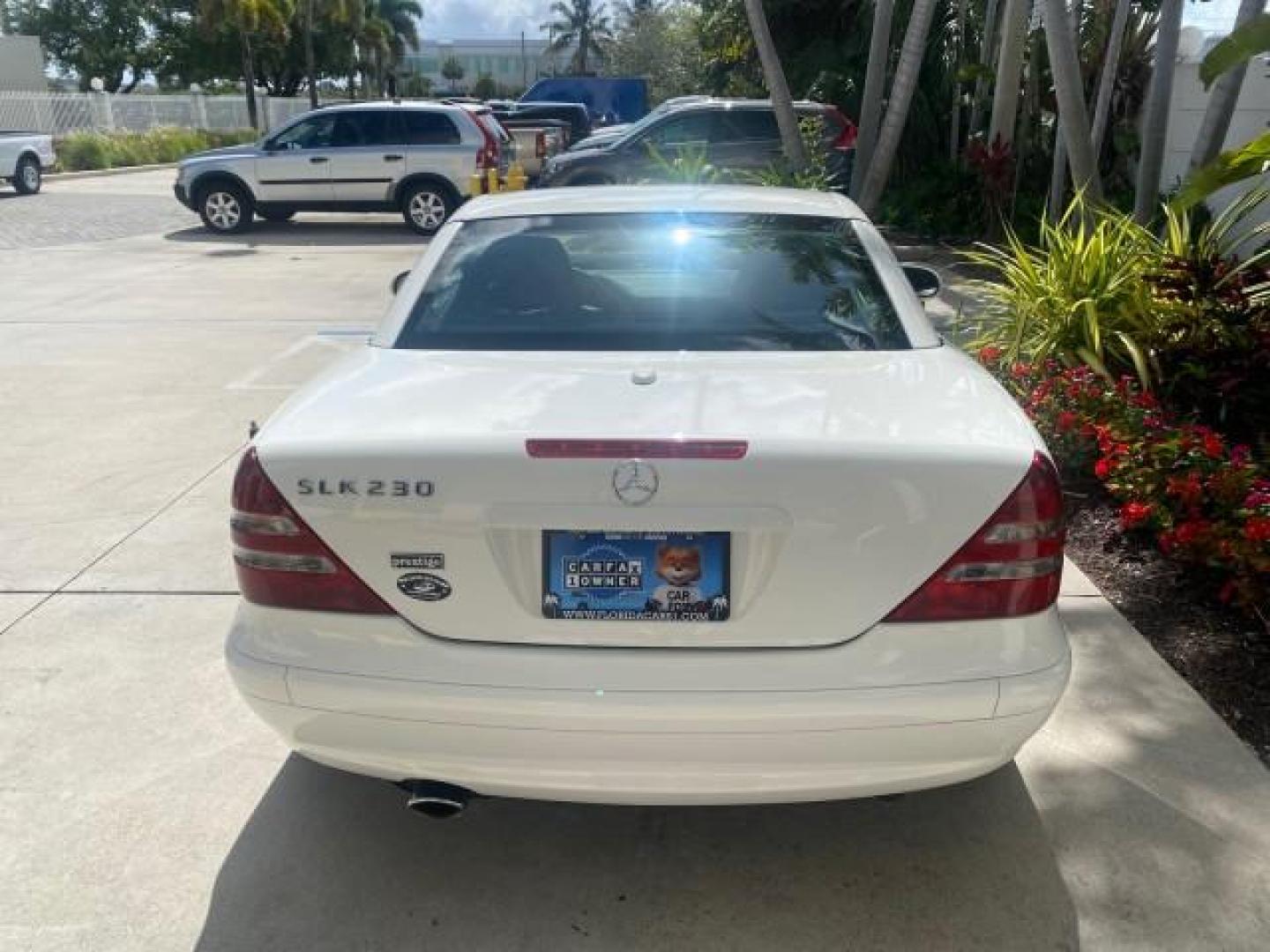 2002 Alabaster White /Charcoal/Beige Mercedes-Benz SLK-Class 2.3L SLK CONV LOW MILES 48,941 (WDBKK49F32F) with an 2.3L Supercharged And Intercooled DOHC SMPI 16-Valve In-Line 4-Cyl Engine engine, Automatic transmission, located at 4701 North Dixie Hwy, Pompano Beach, FL, 33064, (954) 422-2889, 26.240938, -80.123474 - OUR WEBPAGE FLORIDACARS1.COM HAS OVER 100 PHOTOS AND FREE CARFAX LINK 2002 Mercedes-Benz SLK 230 Kompressor Convertible 2.3L I4 F DOHC 16V Gasoline 30 MPG Rear Wheel Drive Features ABS Brakes Air Conditioning Alloy Wheels AM/FM Stereo Automatic Transmission BOSE Sound System Cassette Player Cruise C- Photo#90