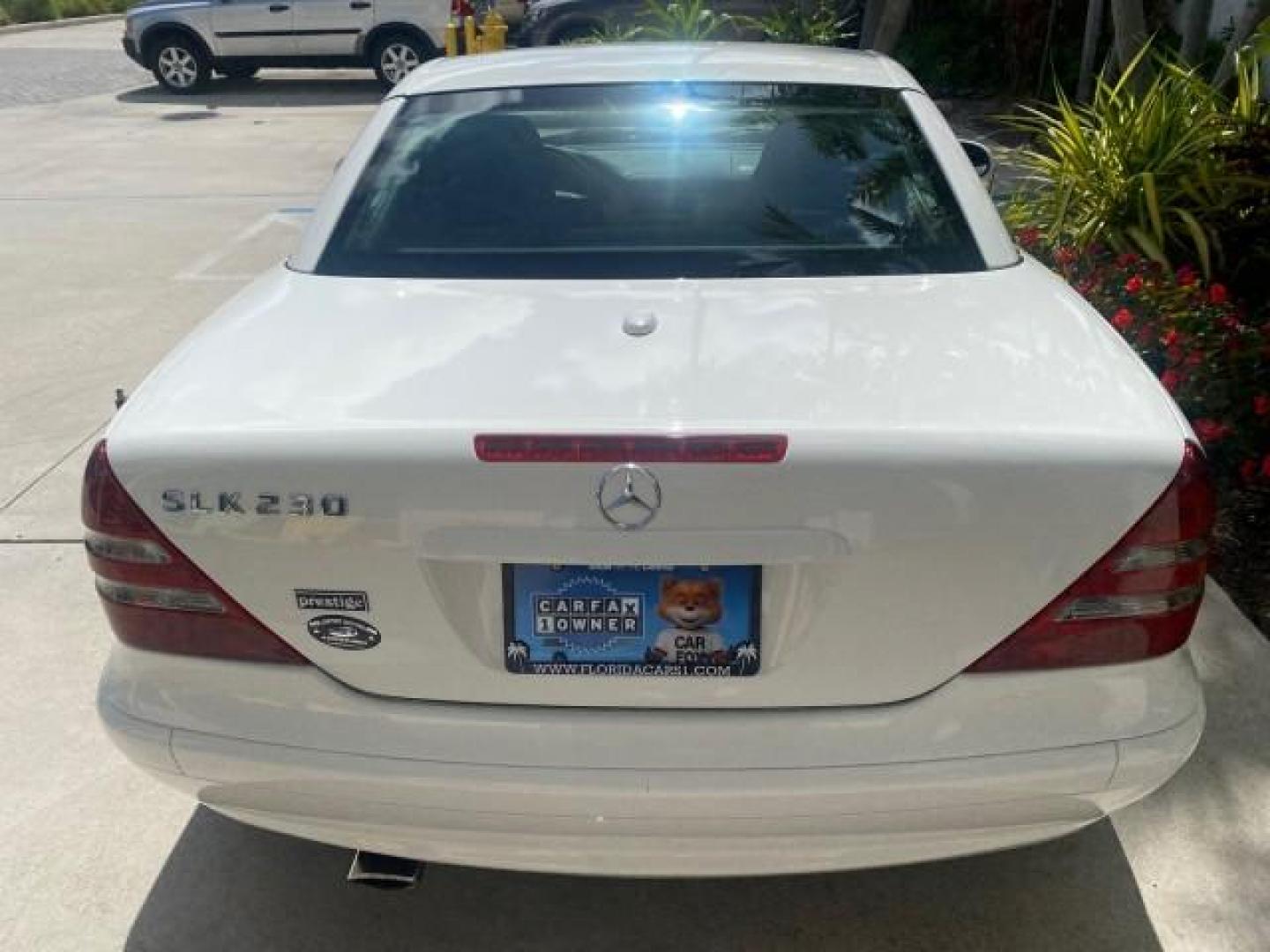 2002 Alabaster White /Charcoal/Beige Mercedes-Benz SLK-Class 2.3L SLK CONV LOW MILES 48,941 (WDBKK49F32F) with an 2.3L Supercharged And Intercooled DOHC SMPI 16-Valve In-Line 4-Cyl Engine engine, Automatic transmission, located at 4701 North Dixie Hwy, Pompano Beach, FL, 33064, (954) 422-2889, 26.240938, -80.123474 - OUR WEBPAGE FLORIDACARS1.COM HAS OVER 100 PHOTOS AND FREE CARFAX LINK 2002 Mercedes-Benz SLK 230 Kompressor Convertible 2.3L I4 F DOHC 16V Gasoline 30 MPG Rear Wheel Drive Features ABS Brakes Air Conditioning Alloy Wheels AM/FM Stereo Automatic Transmission BOSE Sound System Cassette Player Cruise C- Photo#91