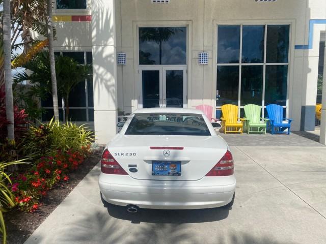 2002 Alabaster White /Charcoal/Beige Mercedes-Benz SLK-Class 2.3L SLK CONV LOW MILES 48,941 (WDBKK49F32F) with an 2.3L Supercharged And Intercooled DOHC SMPI 16-Valve In-Line 4-Cyl Engine engine, Automatic transmission, located at 4701 North Dixie Hwy, Pompano Beach, FL, 33064, (954) 422-2889, 26.240938, -80.123474 - OUR WEBPAGE FLORIDACARS1.COM HAS OVER 100 PHOTOS AND FREE CARFAX LINK 2002 Mercedes-Benz SLK 230 Kompressor Convertible 2.3L I4 F DOHC 16V Gasoline 30 MPG Rear Wheel Drive Features ABS Brakes Air Conditioning Alloy Wheels AM/FM Stereo Automatic Transmission BOSE Sound System Cassette Player Cruise C - Photo#99