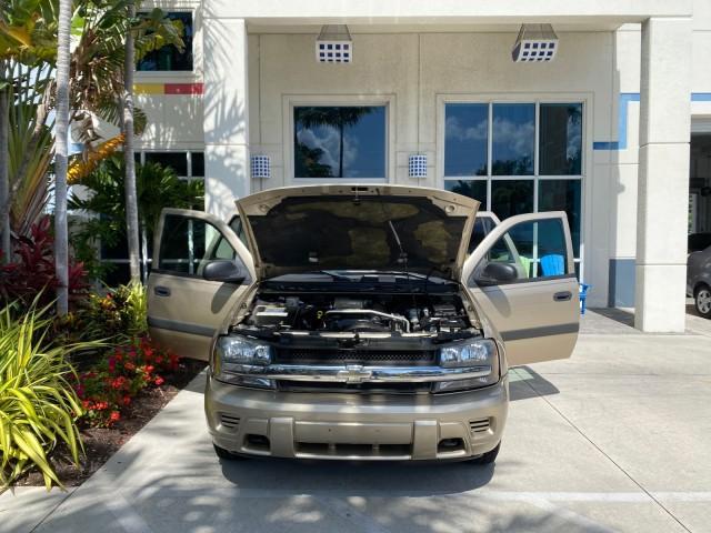 2005 Sandstone Metallic /Light Cashmere/Ebony Chevrolet TrailBlazer 4WD LS 1 OWNER LOW MILES 75,632 (1GNDT13S452) with an 4.2L Vortec 4200 SFI I6 Engine engine, Automatic transmission, located at 4701 North Dixie Hwy, Pompano Beach, FL, 33064, (954) 422-2889, 26.240938, -80.123474 - OUR WEBPAGE FLORIDACARS1.COM HAS OVER 100 PHOTOS AND FREE CARFAX LINK 2005 Chevrolet Trailblazer LS 1 OWNER 4 Door Wagon/Sport Utility 4.2L I6 F Gasoline 20 MPG Wheel Drive w/ 4X4 Features 4WD/AWD ABS Brakes Air Conditioning Alloy Wheels AM/FM Stereo Automatic Transmission CD Audio Cloth Seats Conve - Photo#16