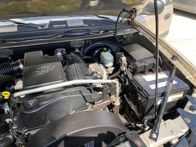 2005 Sandstone Metallic /Light Cashmere/Ebony Chevrolet TrailBlazer 4WD LS 1 OWNER LOW MILES 75,632 (1GNDT13S452) with an 4.2L Vortec 4200 SFI I6 Engine engine, Automatic transmission, located at 4701 North Dixie Hwy, Pompano Beach, FL, 33064, (954) 422-2889, 26.240938, -80.123474 - OUR WEBPAGE FLORIDACARS1.COM HAS OVER 100 PHOTOS AND FREE CARFAX LINK 2005 Chevrolet Trailblazer LS 1 OWNER 4 Door Wagon/Sport Utility 4.2L I6 F Gasoline 20 MPG Wheel Drive w/ 4X4 Features 4WD/AWD ABS Brakes Air Conditioning Alloy Wheels AM/FM Stereo Automatic Transmission CD Audio Cloth Seats Conve - Photo#25