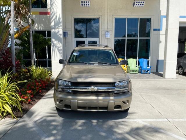 2005 Sandstone Metallic /Light Cashmere/Ebony Chevrolet TrailBlazer 4WD LS 1 OWNER LOW MILES 75,632 (1GNDT13S452) with an 4.2L Vortec 4200 SFI I6 Engine engine, Automatic transmission, located at 4701 North Dixie Hwy, Pompano Beach, FL, 33064, (954) 422-2889, 26.240938, -80.123474 - OUR WEBPAGE FLORIDACARS1.COM HAS OVER 100 PHOTOS AND FREE CARFAX LINK 2005 Chevrolet Trailblazer LS 1 OWNER 4 Door Wagon/Sport Utility 4.2L I6 F Gasoline 20 MPG Wheel Drive w/ 4X4 Features 4WD/AWD ABS Brakes Air Conditioning Alloy Wheels AM/FM Stereo Automatic Transmission CD Audio Cloth Seats Conve - Photo#26