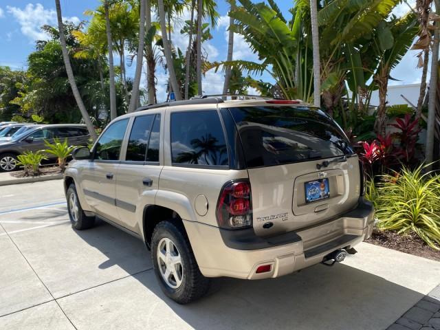 2005 Sandstone Metallic /Light Cashmere/Ebony Chevrolet TrailBlazer 4WD LS 1 OWNER LOW MILES 75,632 (1GNDT13S452) with an 4.2L Vortec 4200 SFI I6 Engine engine, Automatic transmission, located at 4701 North Dixie Hwy, Pompano Beach, FL, 33064, (954) 422-2889, 26.240938, -80.123474 - OUR WEBPAGE FLORIDACARS1.COM HAS OVER 100 PHOTOS AND FREE CARFAX LINK 2005 Chevrolet Trailblazer LS 1 OWNER 4 Door Wagon/Sport Utility 4.2L I6 F Gasoline 20 MPG Wheel Drive w/ 4X4 Features 4WD/AWD ABS Brakes Air Conditioning Alloy Wheels AM/FM Stereo Automatic Transmission CD Audio Cloth Seats Conve - Photo#32