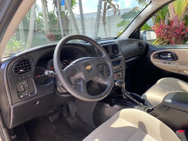 2005 Sandstone Metallic /Light Cashmere/Ebony Chevrolet TrailBlazer 4WD LS 1 OWNER LOW MILES 75,632 (1GNDT13S452) with an 4.2L Vortec 4200 SFI I6 Engine engine, Automatic transmission, located at 4701 North Dixie Hwy, Pompano Beach, FL, 33064, (954) 422-2889, 26.240938, -80.123474 - OUR WEBPAGE FLORIDACARS1.COM HAS OVER 100 PHOTOS AND FREE CARFAX LINK 2005 Chevrolet Trailblazer LS 1 OWNER 4 Door Wagon/Sport Utility 4.2L I6 F Gasoline 20 MPG Wheel Drive w/ 4X4 Features 4WD/AWD ABS Brakes Air Conditioning Alloy Wheels AM/FM Stereo Automatic Transmission CD Audio Cloth Seats Conve - Photo#48