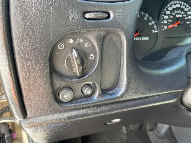 2005 Sandstone Metallic /Light Cashmere/Ebony Chevrolet TrailBlazer 4WD LS 1 OWNER LOW MILES 75,632 (1GNDT13S452) with an 4.2L Vortec 4200 SFI I6 Engine engine, Automatic transmission, located at 4701 North Dixie Hwy, Pompano Beach, FL, 33064, (954) 422-2889, 26.240938, -80.123474 - OUR WEBPAGE FLORIDACARS1.COM HAS OVER 100 PHOTOS AND FREE CARFAX LINK 2005 Chevrolet Trailblazer LS 1 OWNER 4 Door Wagon/Sport Utility 4.2L I6 F Gasoline 20 MPG Wheel Drive w/ 4X4 Features 4WD/AWD ABS Brakes Air Conditioning Alloy Wheels AM/FM Stereo Automatic Transmission CD Audio Cloth Seats Conve - Photo#51