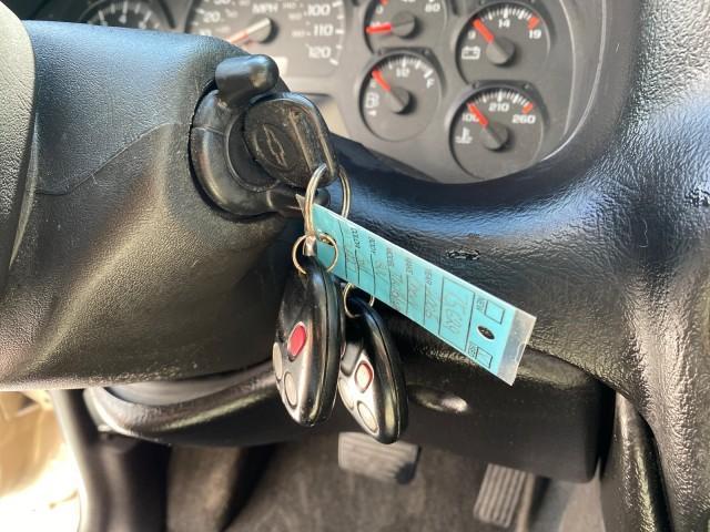 2005 Sandstone Metallic /Light Cashmere/Ebony Chevrolet TrailBlazer 4WD LS 1 OWNER LOW MILES 75,632 (1GNDT13S452) with an 4.2L Vortec 4200 SFI I6 Engine engine, Automatic transmission, located at 4701 North Dixie Hwy, Pompano Beach, FL, 33064, (954) 422-2889, 26.240938, -80.123474 - OUR WEBPAGE FLORIDACARS1.COM HAS OVER 100 PHOTOS AND FREE CARFAX LINK 2005 Chevrolet Trailblazer LS 1 OWNER 4 Door Wagon/Sport Utility 4.2L I6 F Gasoline 20 MPG Wheel Drive w/ 4X4 Features 4WD/AWD ABS Brakes Air Conditioning Alloy Wheels AM/FM Stereo Automatic Transmission CD Audio Cloth Seats Conve - Photo#53