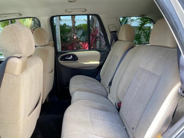 2005 Sandstone Metallic /Light Cashmere/Ebony Chevrolet TrailBlazer 4WD LS 1 OWNER LOW MILES 75,632 (1GNDT13S452) with an 4.2L Vortec 4200 SFI I6 Engine engine, Automatic transmission, located at 4701 North Dixie Hwy, Pompano Beach, FL, 33064, (954) 422-2889, 26.240938, -80.123474 - OUR WEBPAGE FLORIDACARS1.COM HAS OVER 100 PHOTOS AND FREE CARFAX LINK 2005 Chevrolet Trailblazer LS 1 OWNER 4 Door Wagon/Sport Utility 4.2L I6 F Gasoline 20 MPG Wheel Drive w/ 4X4 Features 4WD/AWD ABS Brakes Air Conditioning Alloy Wheels AM/FM Stereo Automatic Transmission CD Audio Cloth Seats Conve - Photo#75